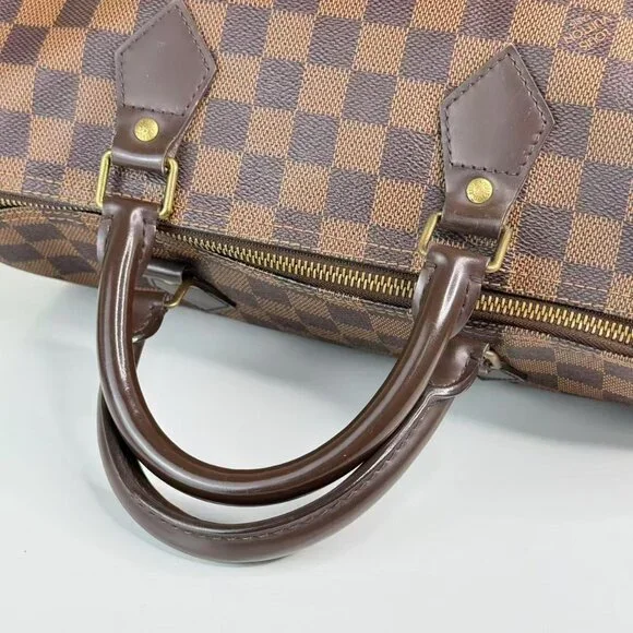Louis Vuitton Damier Ebene Speedy 30 Bag with Classic Checkerboard Design - Picture 7 of 9